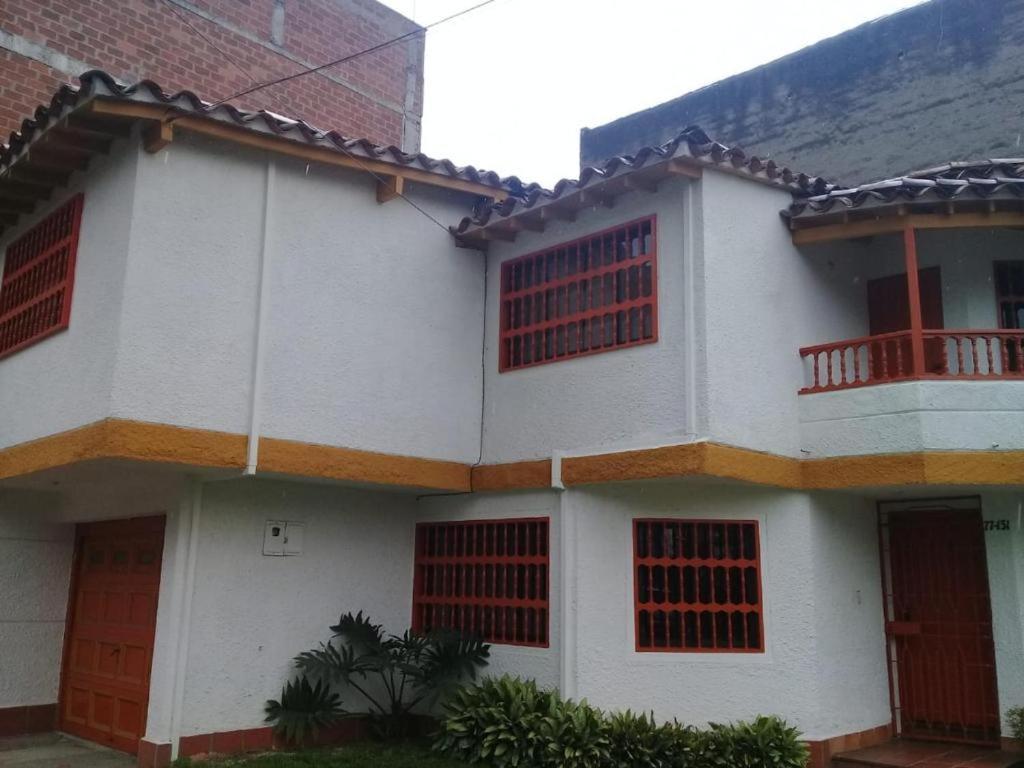 Casa Hotel Palmas Del Estadio 2 Medellin Luaran gambar