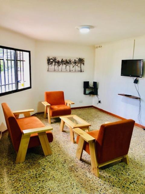 Casa Hotel Palmas Del Estadio 2 Medellin Luaran gambar