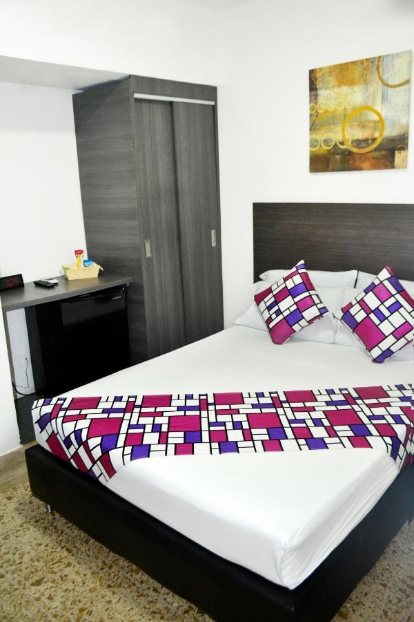 Casa Hotel Palmas Del Estadio 2 Medellin Luaran gambar